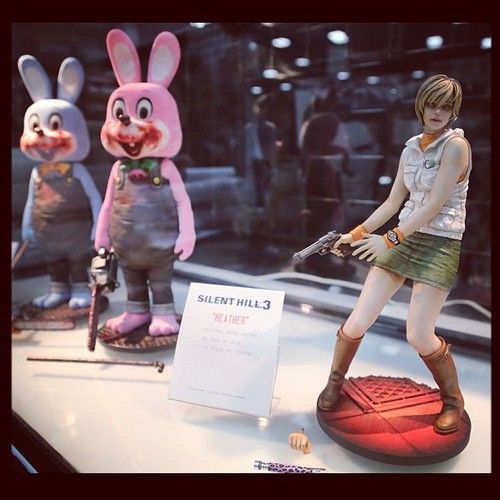 Gecco figura silent hill robbie the rabbit