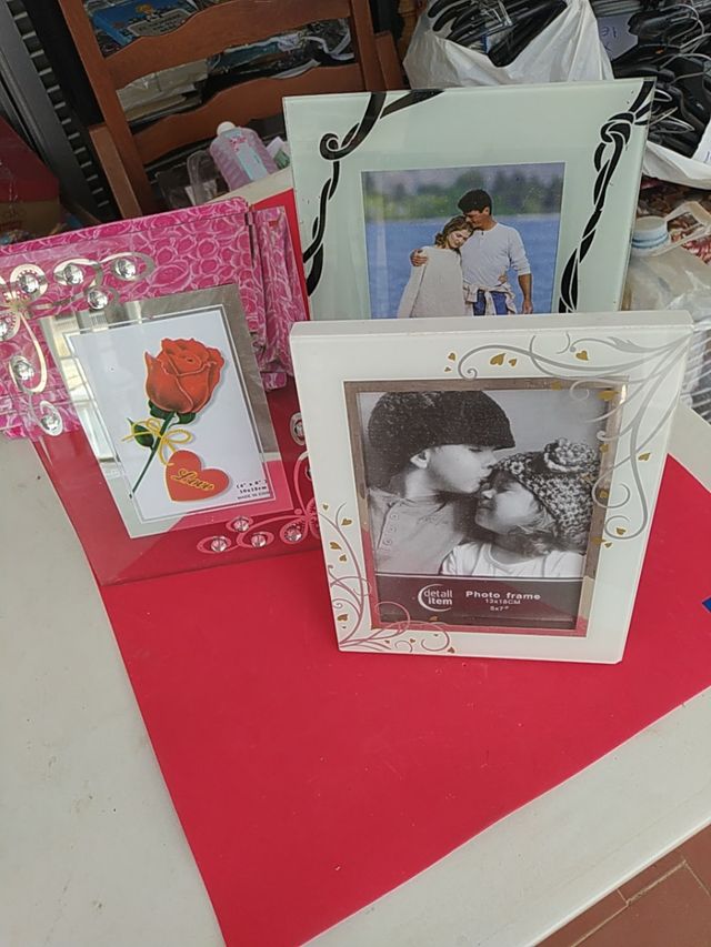 porta fotos nuevo 4€, 3 x10€