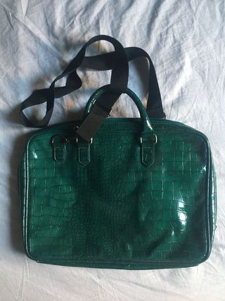 Funda maletín de ordenador portátil 15 pulgadas de segunda mano por 14 EUR  en Barcelona en WALLAPOP