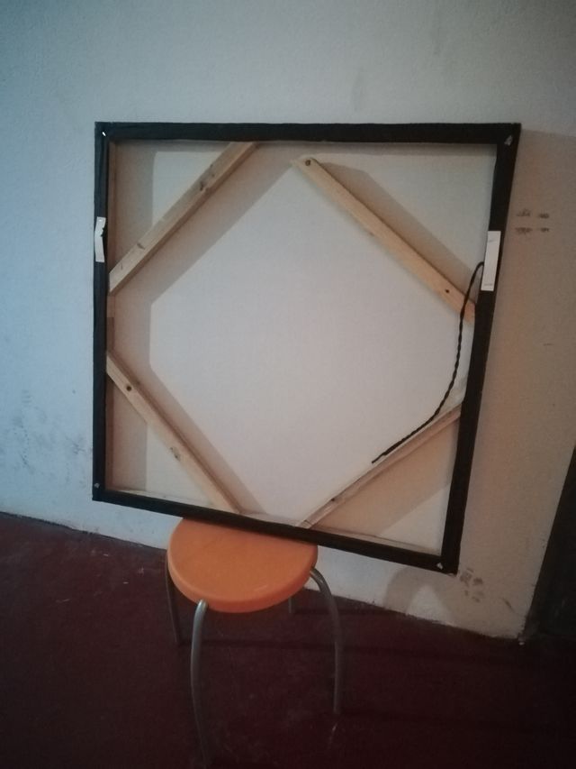 Cesta colgante para baldas