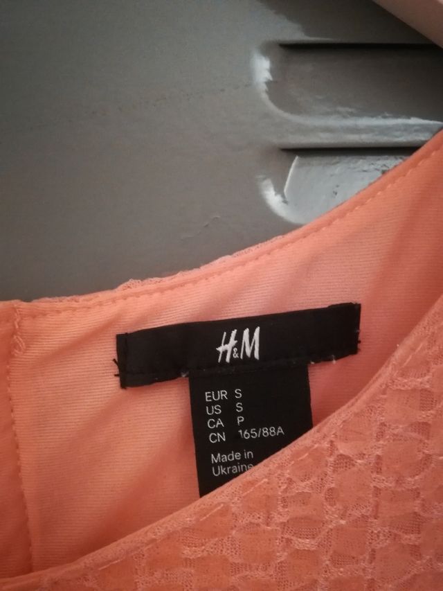 vestido salmon entallado