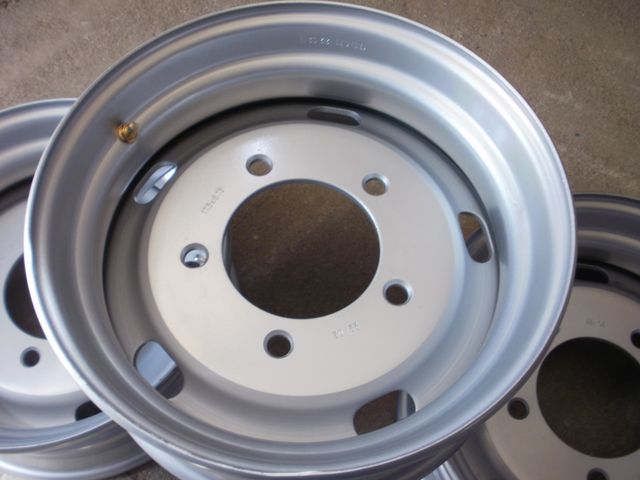 LLANTA REMOLQUE AGRICOLA 17,5 PULGADAS.