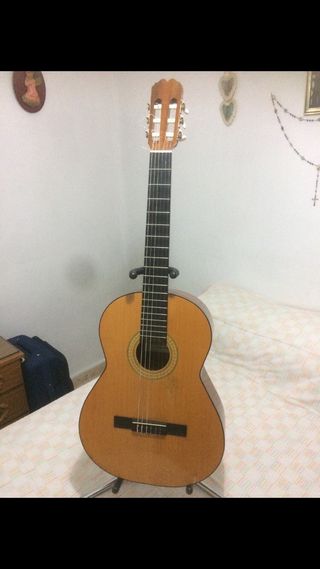 Guitarra flamenca de segunda mano en Villacadima en WALLAPOP