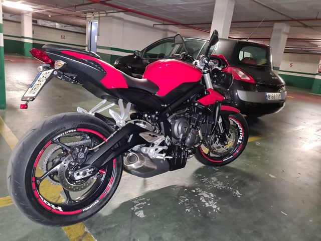 vinilos llanta triumph street trepble