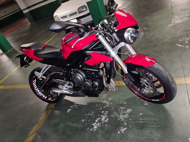 vinilos llanta triumph street trepble