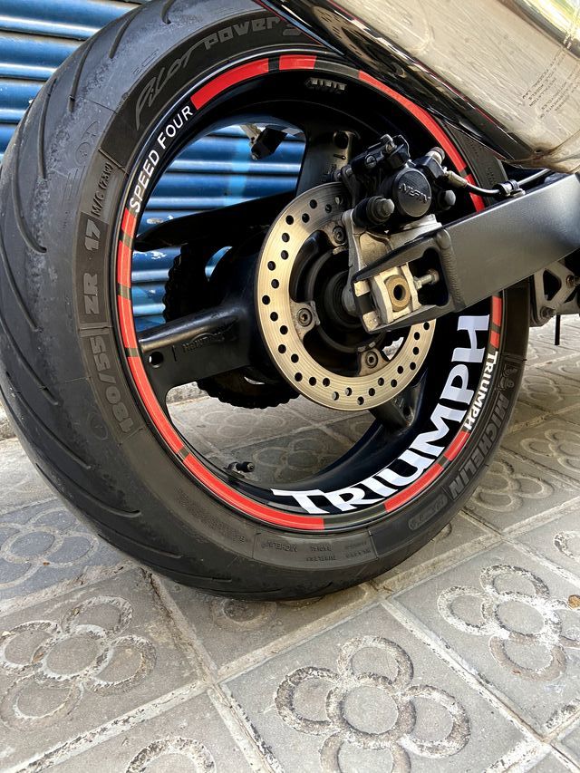 vinilos llanta triumph street trepble