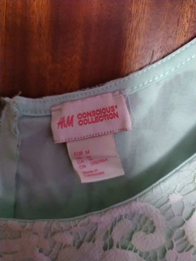 camiseta H&M talla mediana con encaje forrada