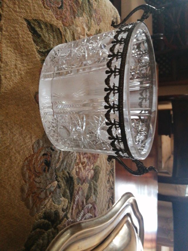 bombonera de cristal tallado