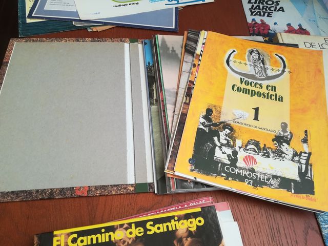 Lote El Camino de Santiago y Voces en Compostela
