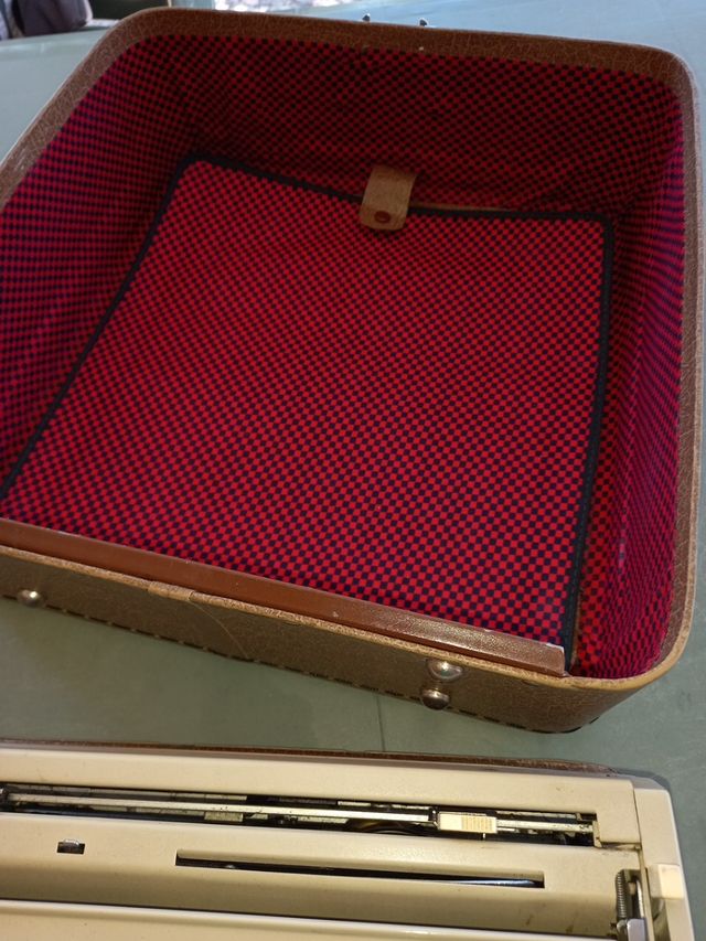 Máquina de escribir.