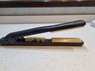 Plancha para ondular el pelo de segunda mano por 10 EUR en Castelldefels en  WALLAPOP