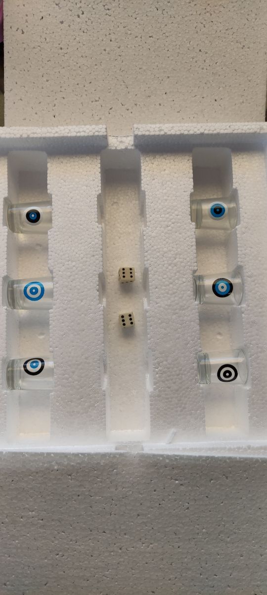 Juego quinitos y chupitos