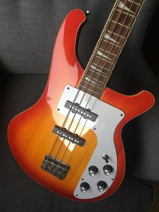 Rickenbacker bajo replica · OFERTA por una semana de segunda mano por 195  EUR en Ametzaga en WALLAPOP