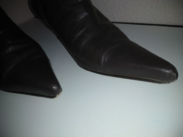 Botines de tacón bajo.