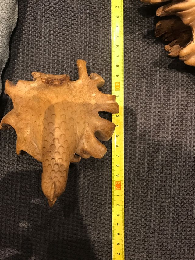 Conjunto figuras de madera tallada