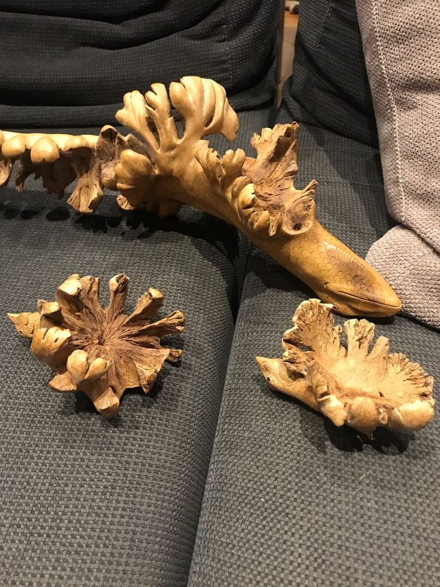 Conjunto figuras de madera tallada