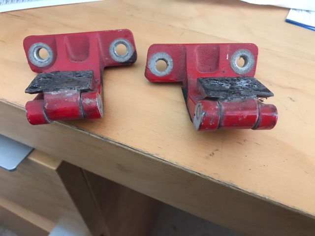 Bisagras portón maletero corrado