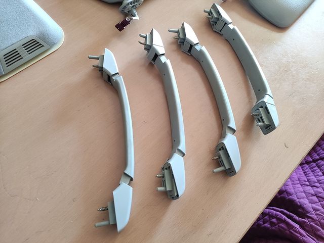 Parasoles, Asideros, luces de techo y más para BMW