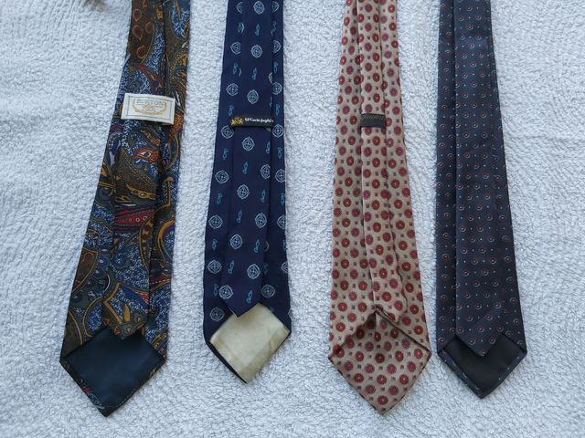 Lote de 4 corbatas de seda vintage
