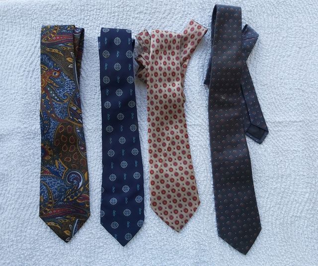 Lote de 4 corbatas de seda vintage