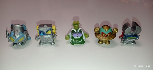 Muñecos super zings