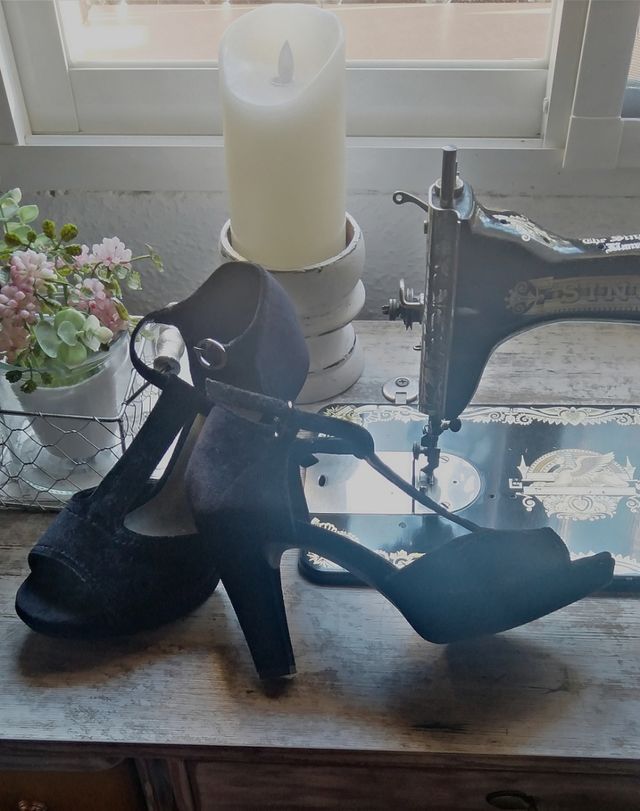 zapatos tacon negros de terciopelo, ante