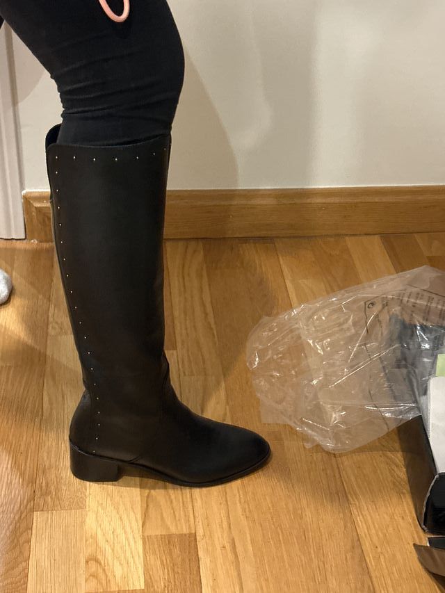 Botas altas de piel negras