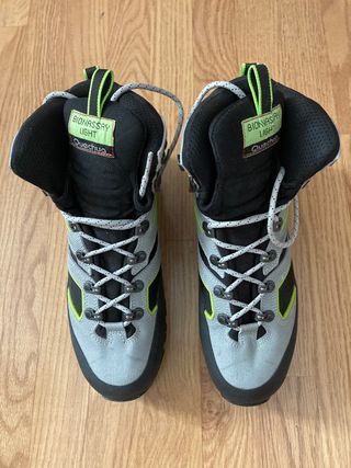 Botas montaña Quechua Bionnassay Light M Vert de segunda mano por 60 EUR en  Córdoba en WALLAPOP