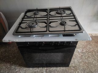 Horno eléctrico Balay + placa de gas balay de segunda mano por 130 EUR en  Cartagena en WALLAPOP