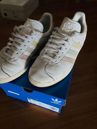 Adidas gazelle edición limitada OFERTA de segunda mano por 25 EUR en  Zaragoza en WALLAPOP