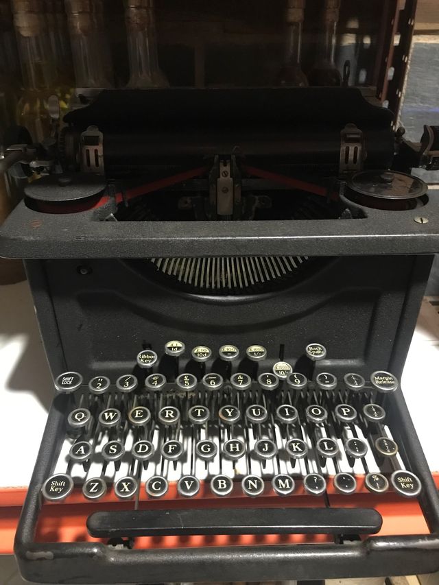 Máquina escribir antigua