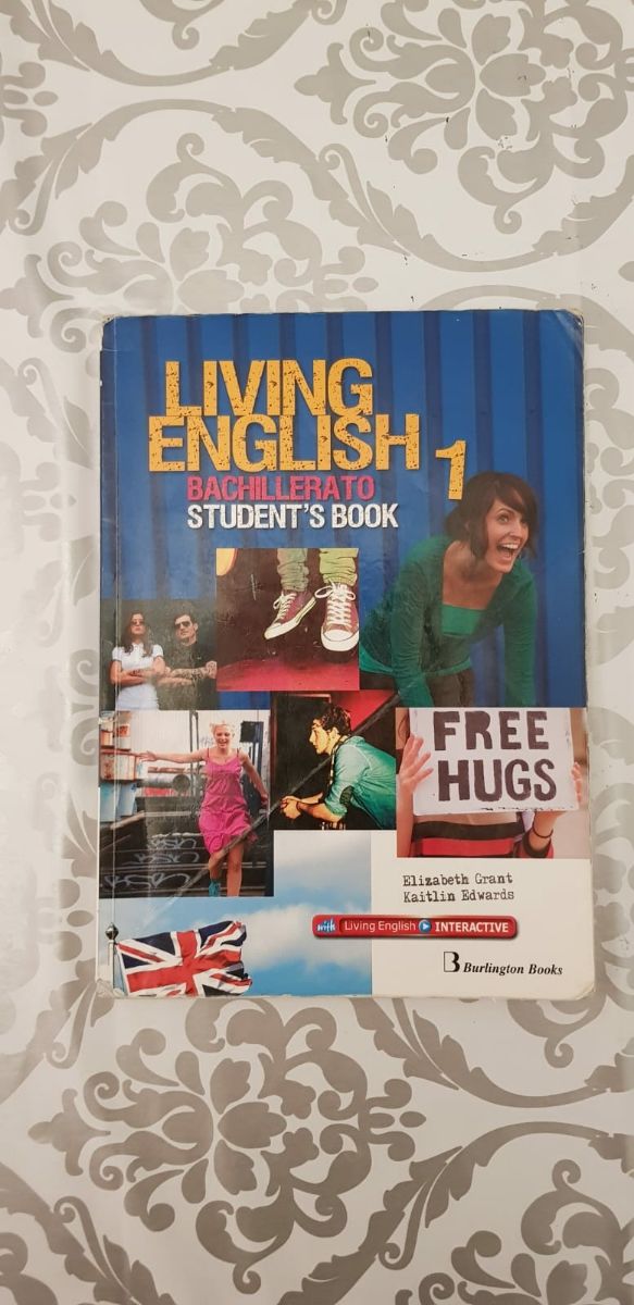 LIBRI DEL PRIMO ANNO DEL LICEO (15€ CIASCUNO)