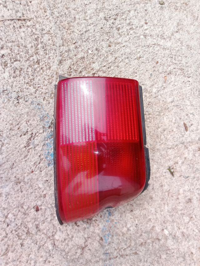 intermitente derecho de Ford escort del 98