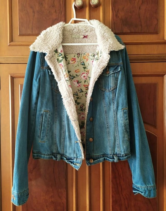 Chaqueta vaquera de mujer con borreguito