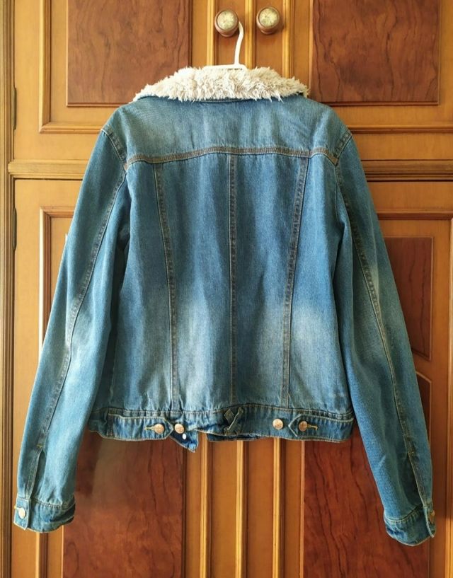 Chaqueta vaquera de mujer con borreguito