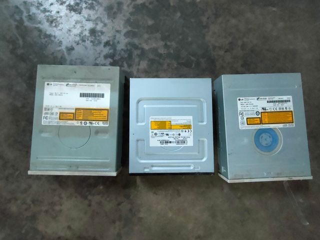 3 cajas de DVD de ordenador