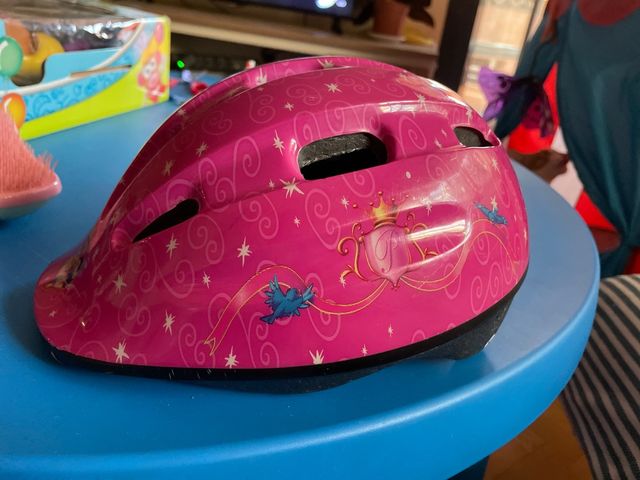 Casco bici niña . Princesas disney
