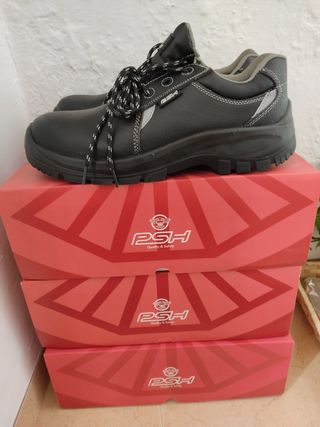 Calzado de seguridad PSH de segunda mano por 15 EUR en Espejo en WALLAPOP