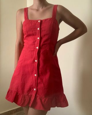 Vestido rojo de lino de Zara de segunda mano por 8 EUR en Ciudad Real en  WALLAPOP