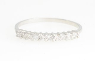 Anillo de oro de 18 kt con diamantes