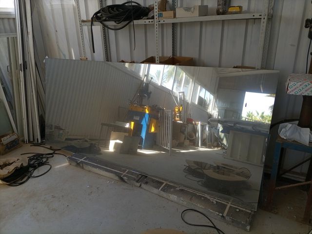 se vende vidrio espejo tipo espia