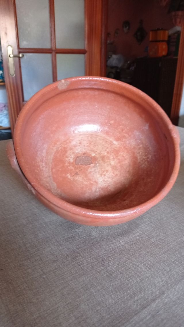 ANTIGUO CUENCO   /  LEBRILLO  DE  BARRO
