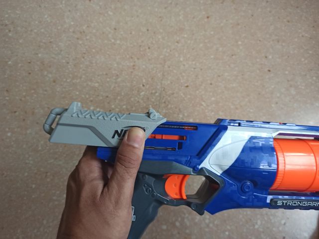 Pistola Nerf.