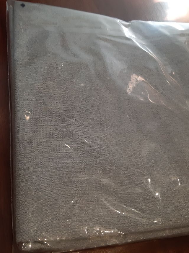 Funda gris para sofá 3 plazas a estrenar