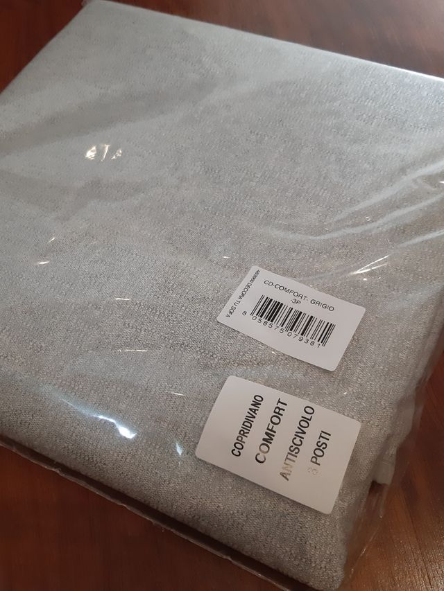 Funda gris para sofá 3 plazas a estrenar