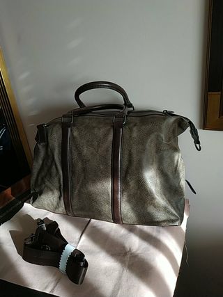 Bolsa de viaje (Zara) de segunda mano por 20 EUR en Lugo en WALLAPOP