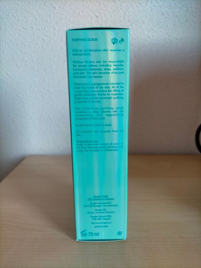 Exfoliante facial de árbol de té