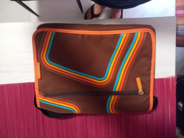 MALETÍN BANDOLERA PARA TECNOLOGÍA