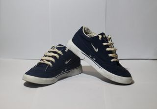 ZAPATILLAS NIKE ANTIGUAS de segunda mano por 5 EUR en Ciudad Real en  WALLAPOP