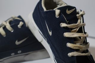 ZAPATILLAS NIKE ANTIGUAS de segunda mano por 5 EUR en Ciudad Real en  WALLAPOP